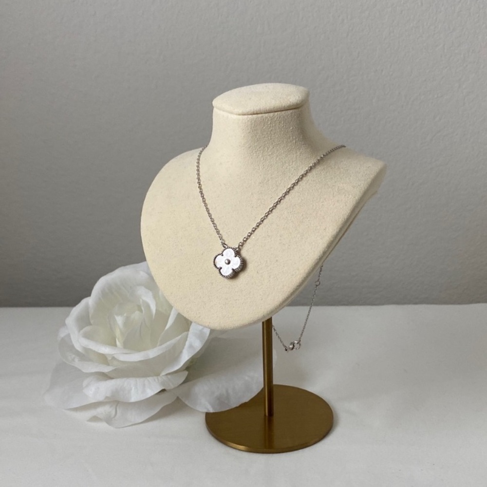 silver clover necklace